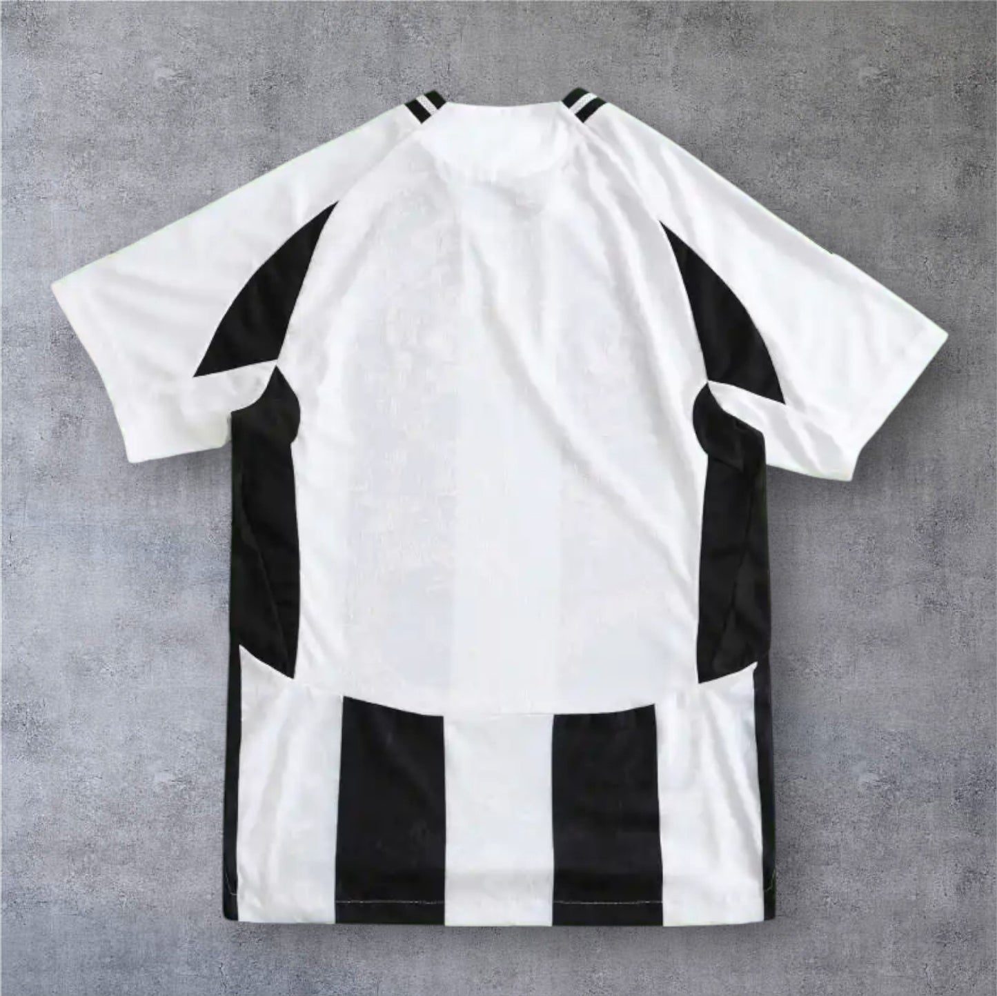 24-25 season Juventus home - Player version