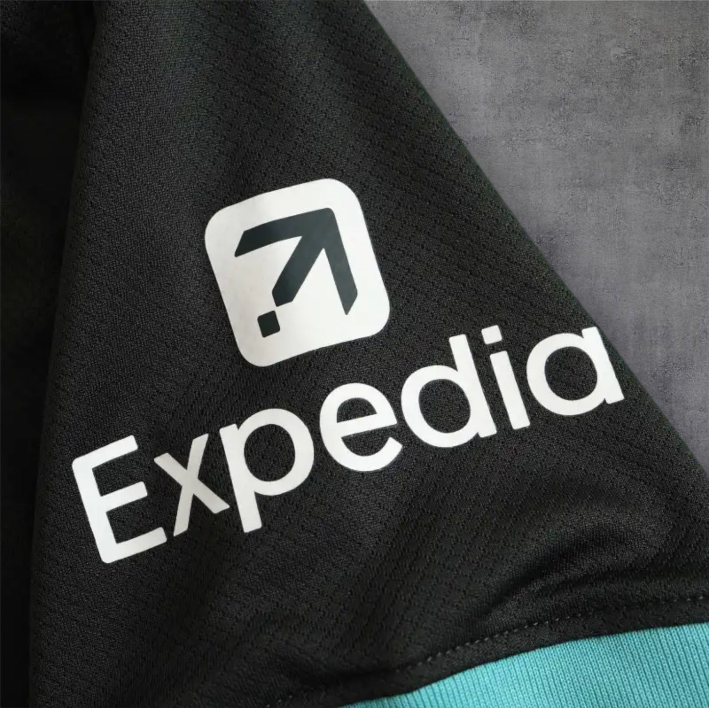 24-25 season Liverpool away - Fan version