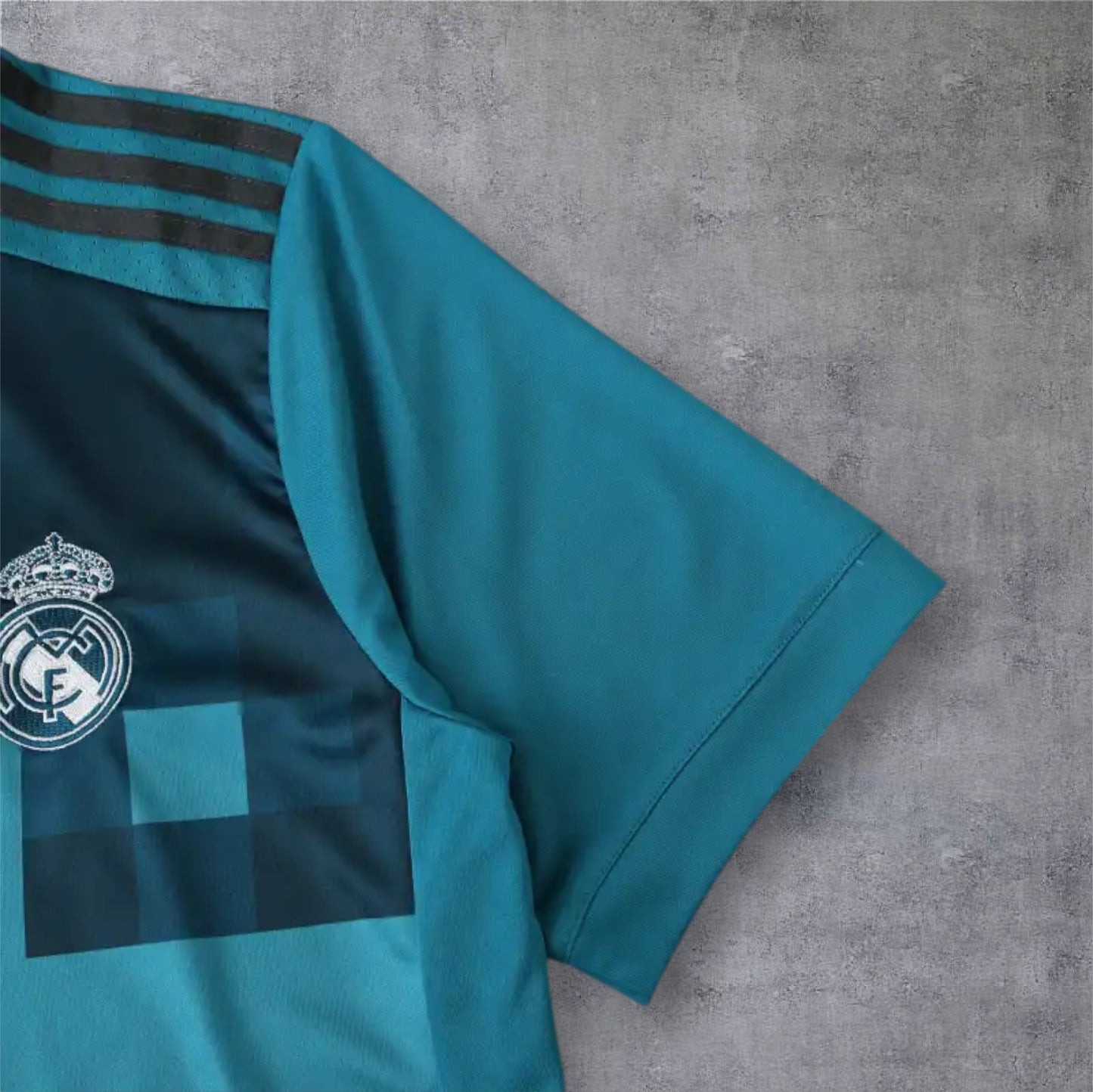 17-18 season Real Madrid third retro - Fan version